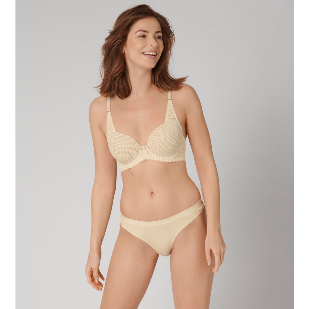 Triumph Aura Spotlight Wired Padded Bra - Browns of York